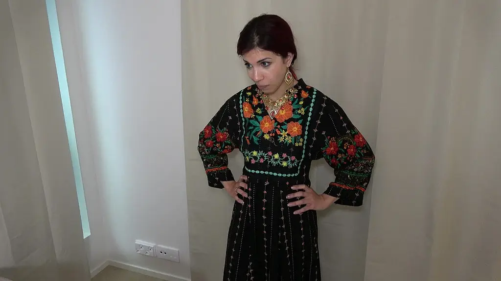 arab stepsister catches stepbrother masturbating and fucks him until he cums