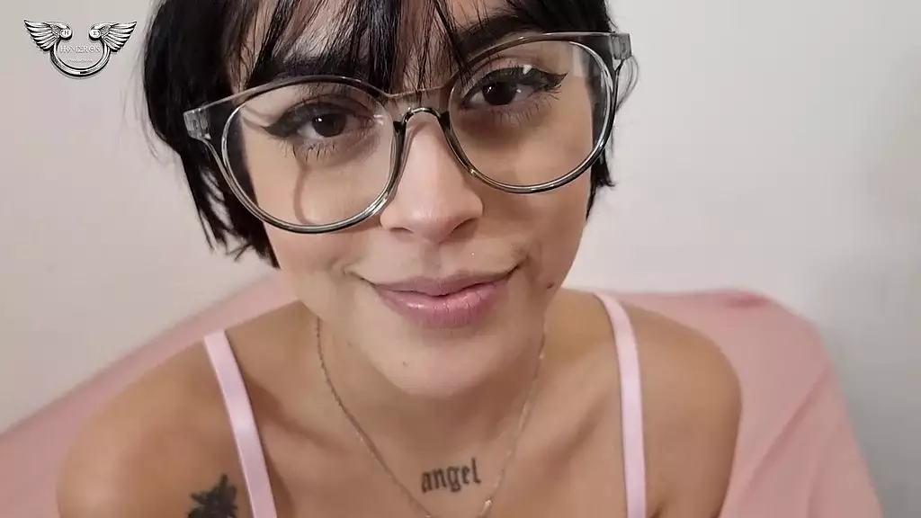 часть 1 - Ариана Кимико трахает два члена