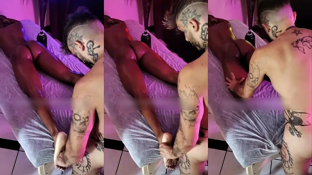 massagem nos pes do irmao da igreja enquanto o rabao enorme ficava empinado