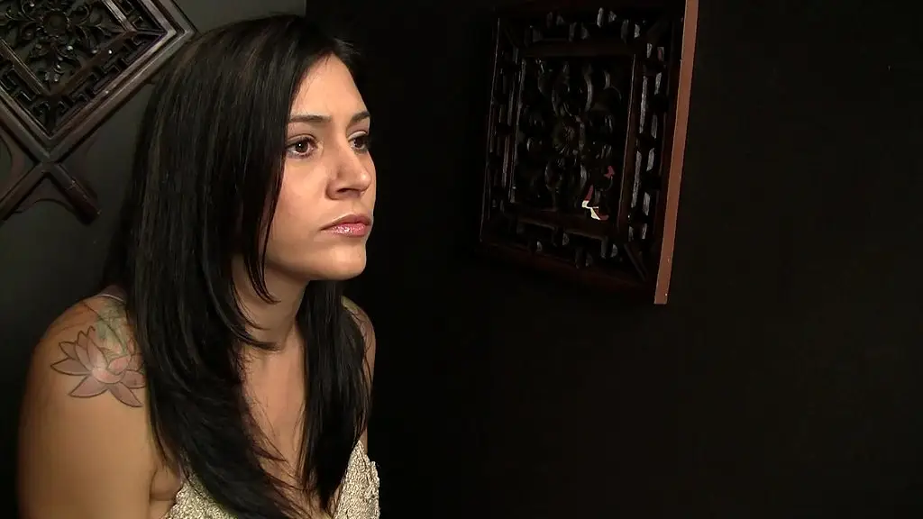 raylene deep throats and swallows at glory hole