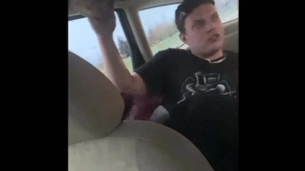 2 sluts share 1 cumswap