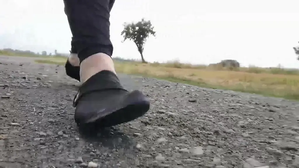 kultiger spass mit den pfutzen an der landstrasse