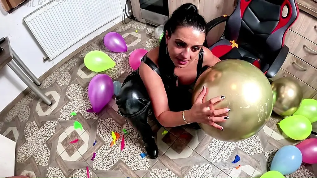 strict leather balloon punishment. balloon popping, deepthroat, doggy and cum play prew