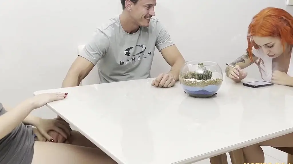 comi o cu da cunhada enquato a namorada cozinhava!