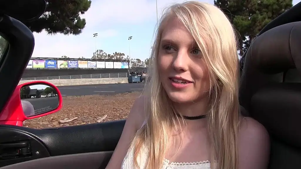 lily rader deepthroats and rides mike hunt to facial