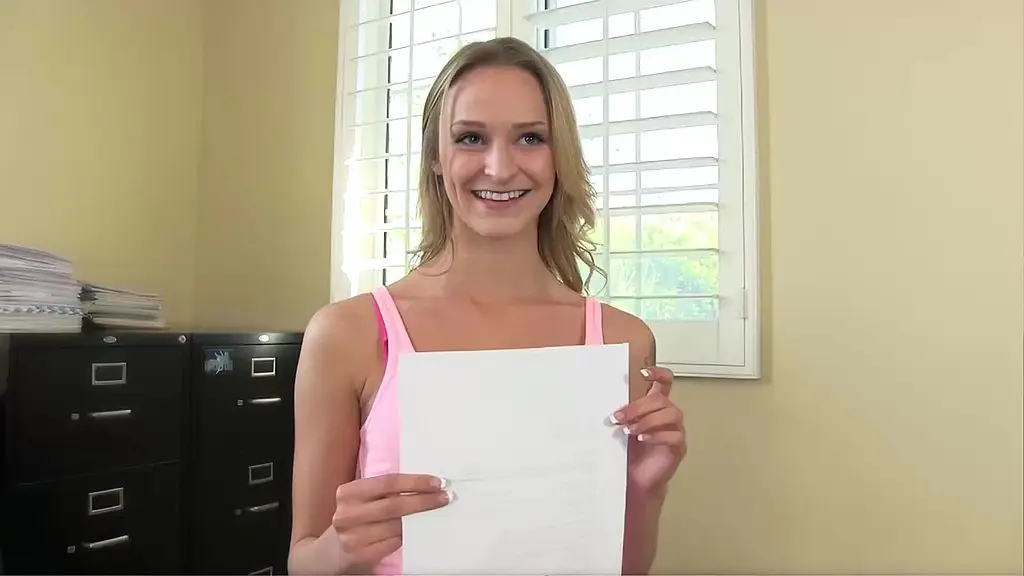 emma hix takes anal and vibe ride from mike hunt
