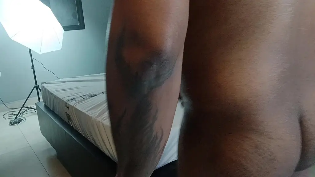 orgia duas putas gostosas e um dotado no motel