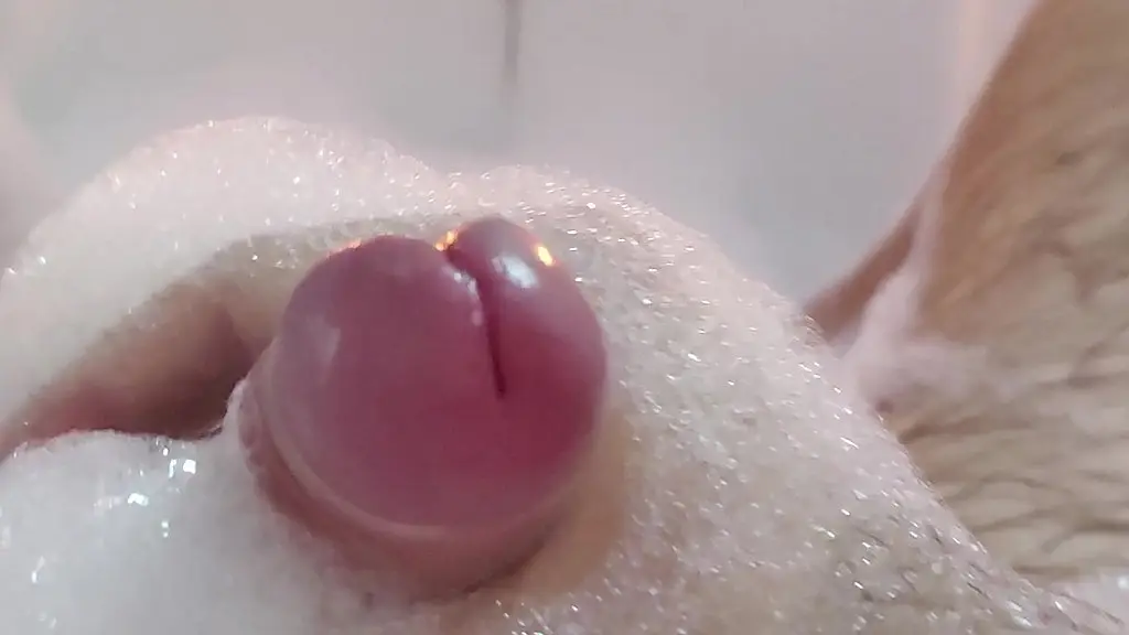 foam & candlelight — my private bathroom moment