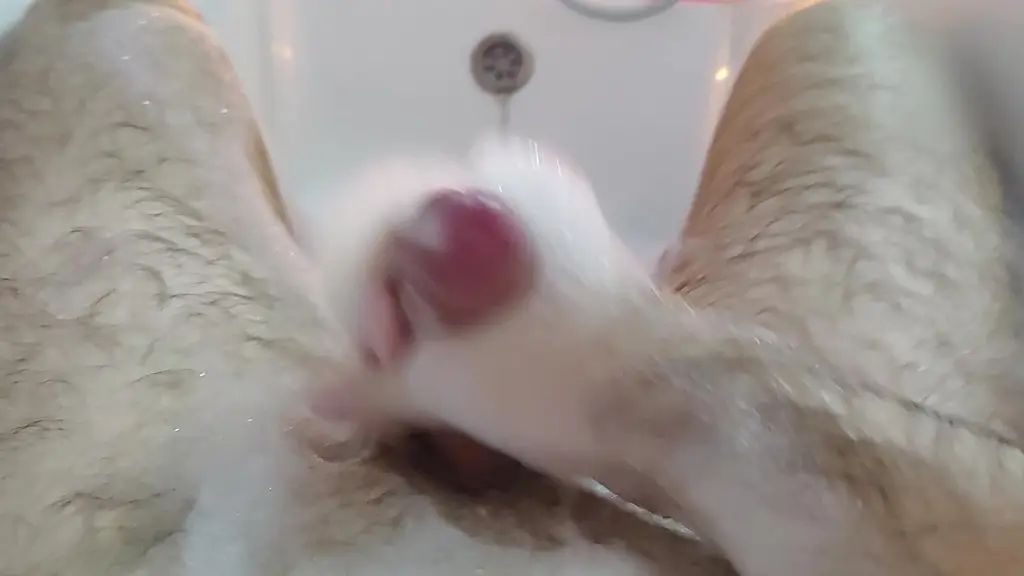 midnight foam — private bathroom solo