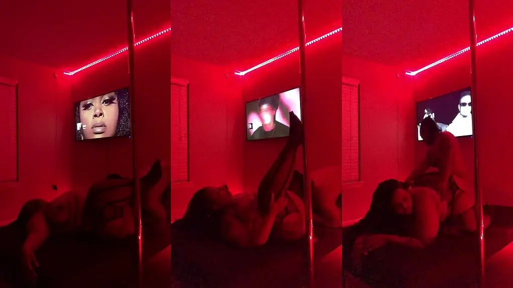 intimate black lesbian pole love session