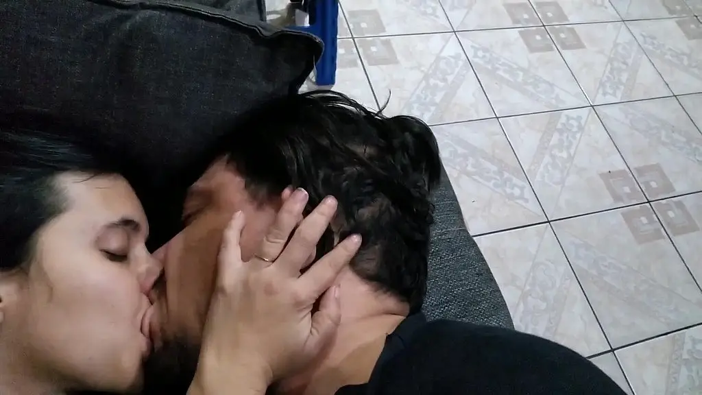 meu velho bluezao gostosao adora pegar novinhas ninfetinhas como eu