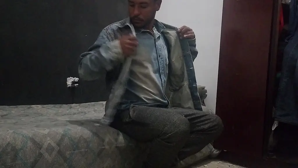 negro do pau grande se masturbando