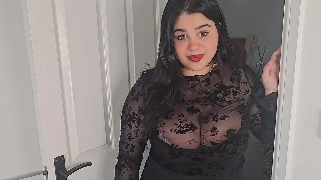 she’s not at the gym... hear her secret thoughts while she cheats