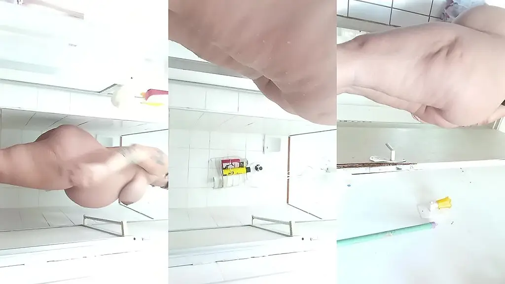 deusa do sexo fazendo chamada de video , farting, tomando banho e acendendo velas