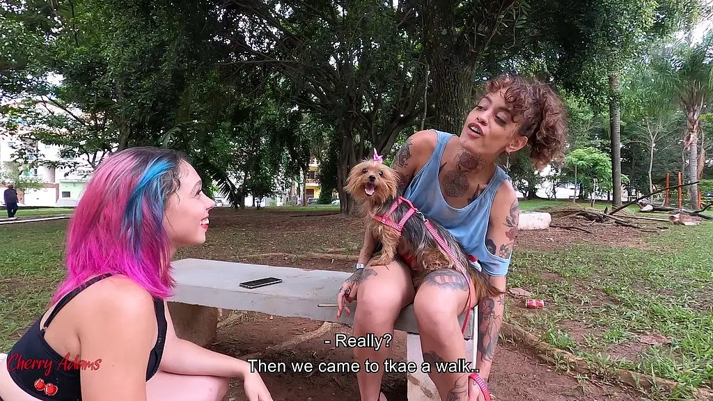 transei com a do parque!!! conheci a nina forbidden fumando no parque, chamei ela pra minha casa e acabamos gozando de esguichar uma na outra (squirt) - sexo lesbico real - brasileira amadora c