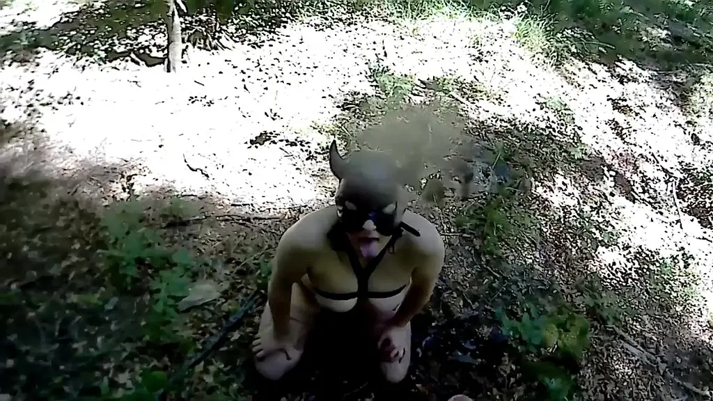 pet training wife vith devil mask get face piss and cum