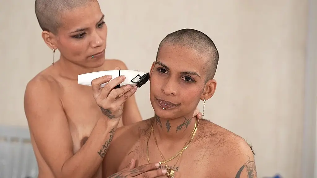 layla & valezka: the  spitting image  of shaved sex (valezka / step 1)