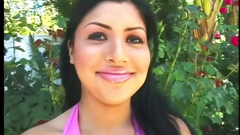 sativa rose swallows two loads in threesome cum dump
