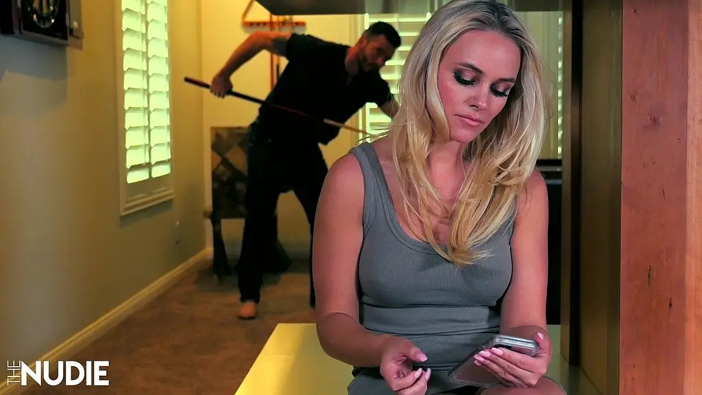 alexis monroe seduces houseguest