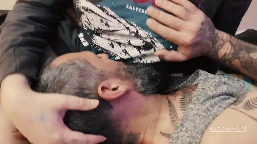 morena tatuada da bunda grande chupa gostoso e pede gozada na bunda - mila spook e mario aquele official