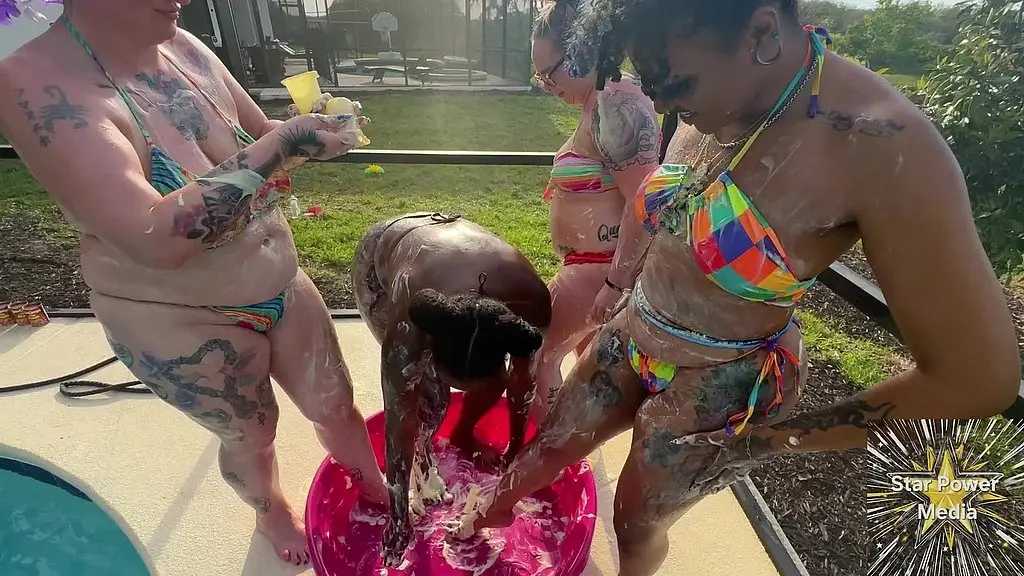 creamy custard playtime: savanna, giana, bleu & livie get messy