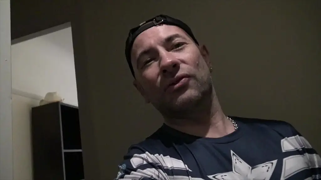 jeune gay fait son premier film porno bareback avec un mec tbm
