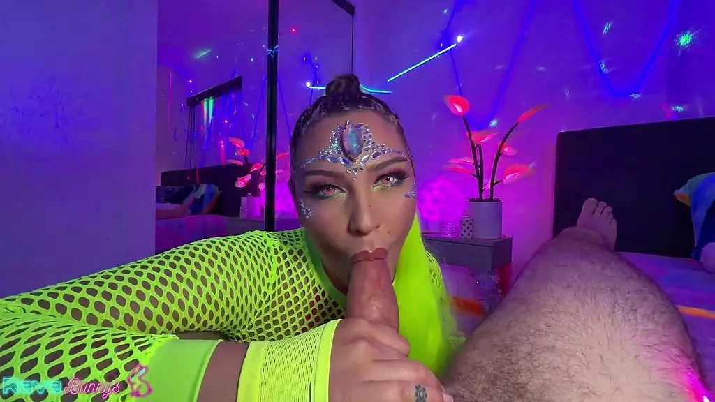 vivian taylor takes brian omally s massive cock balls deep missionary!