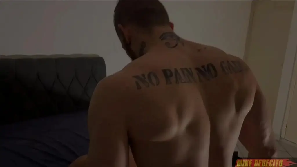 o paraguaio mike bebecito me deu bem gostoso