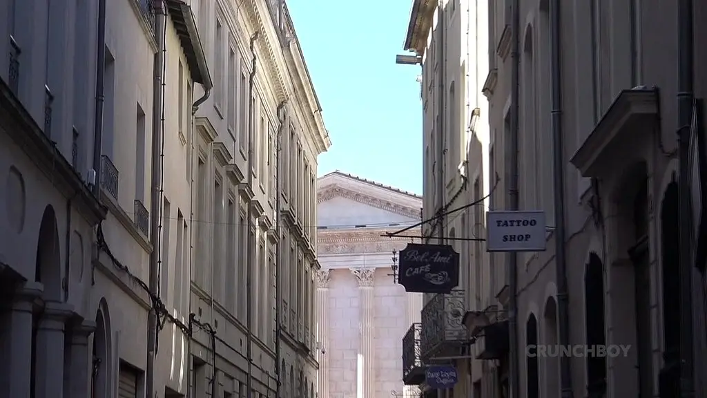 salope en jockstrzp fait monter des mecs de la rue et les suce
