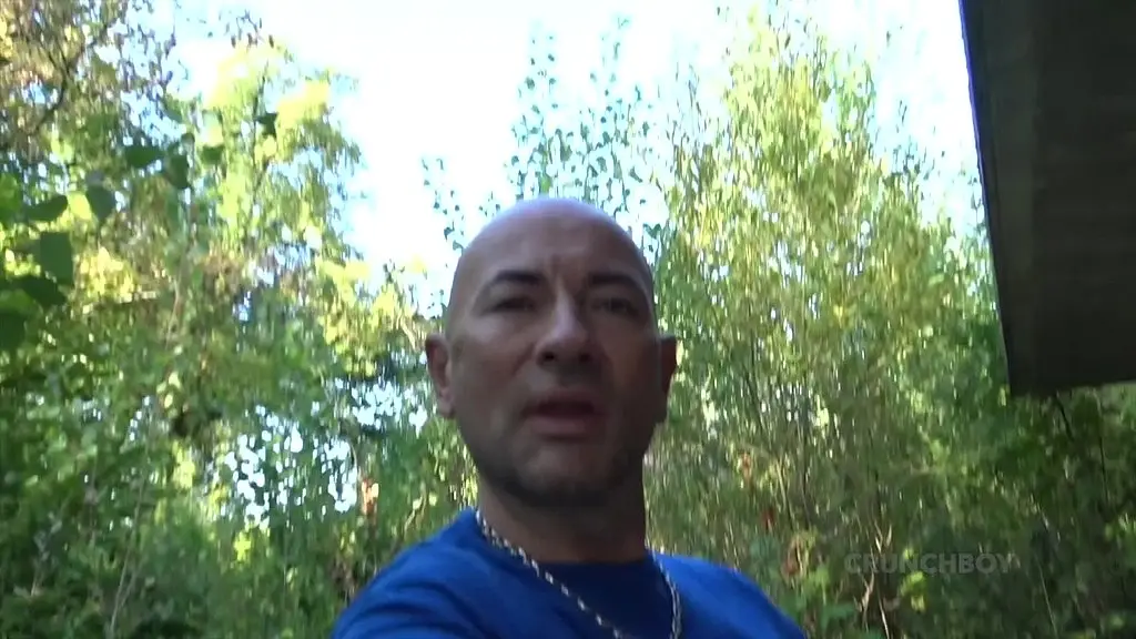 beau daddy baise un mec muscle dan sune endroit