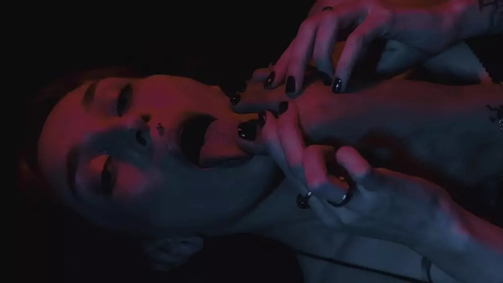 латинские лесбиянки облизывают ноги №1