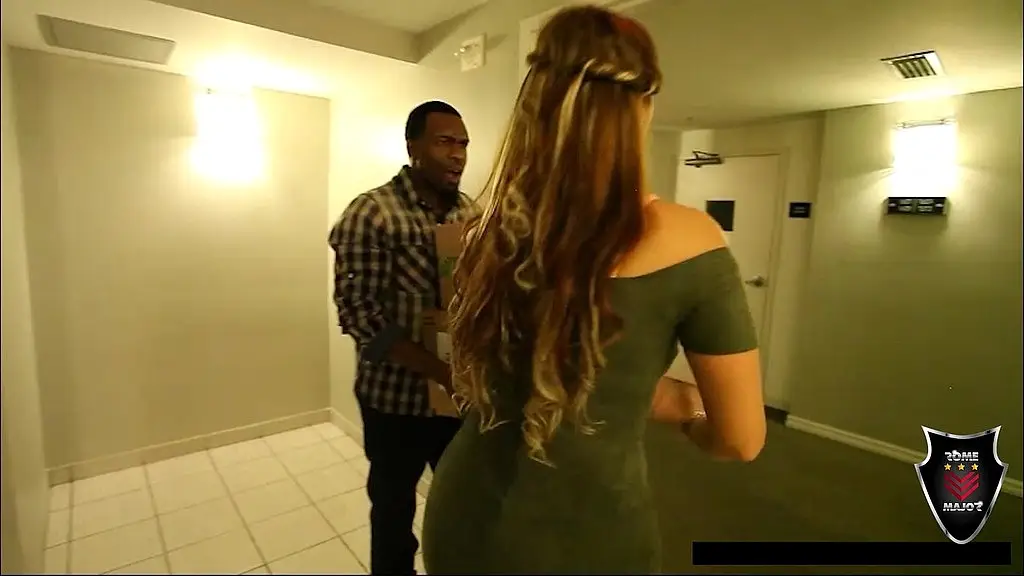 hungry and horny! sexy miss raquel fucks with rome major s bbc!
