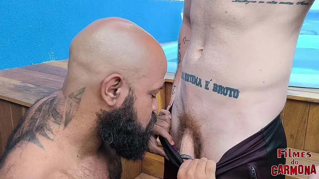 fodendo meu padrasto na piscina
