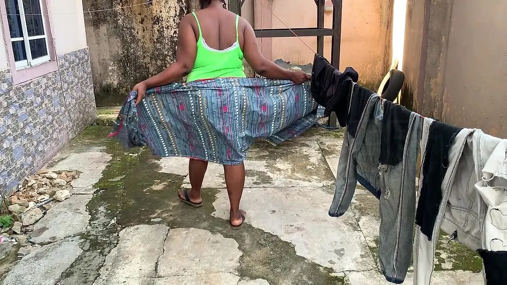 gateman finally fucks landlord s wife