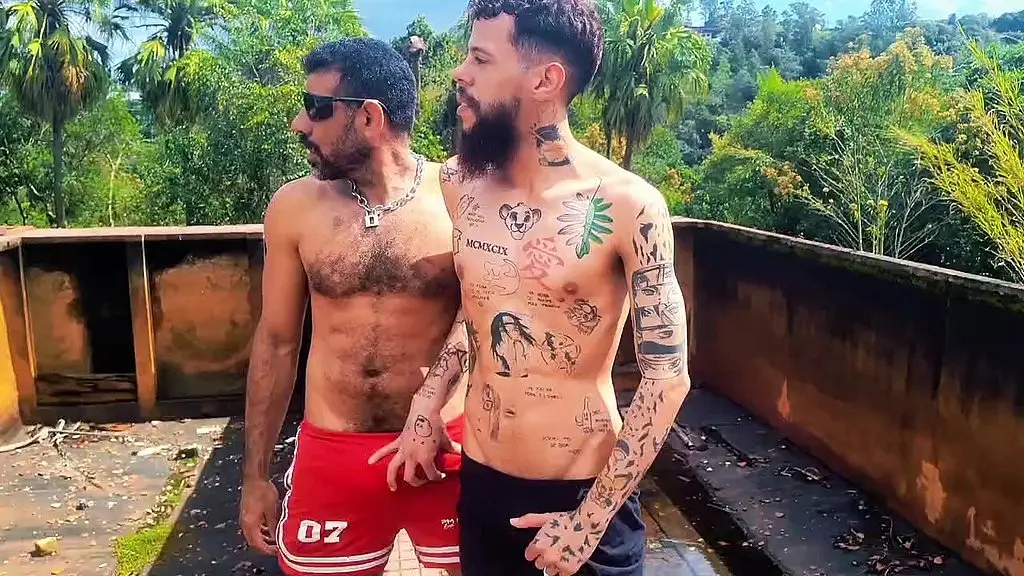 fodendo na casa abandonada