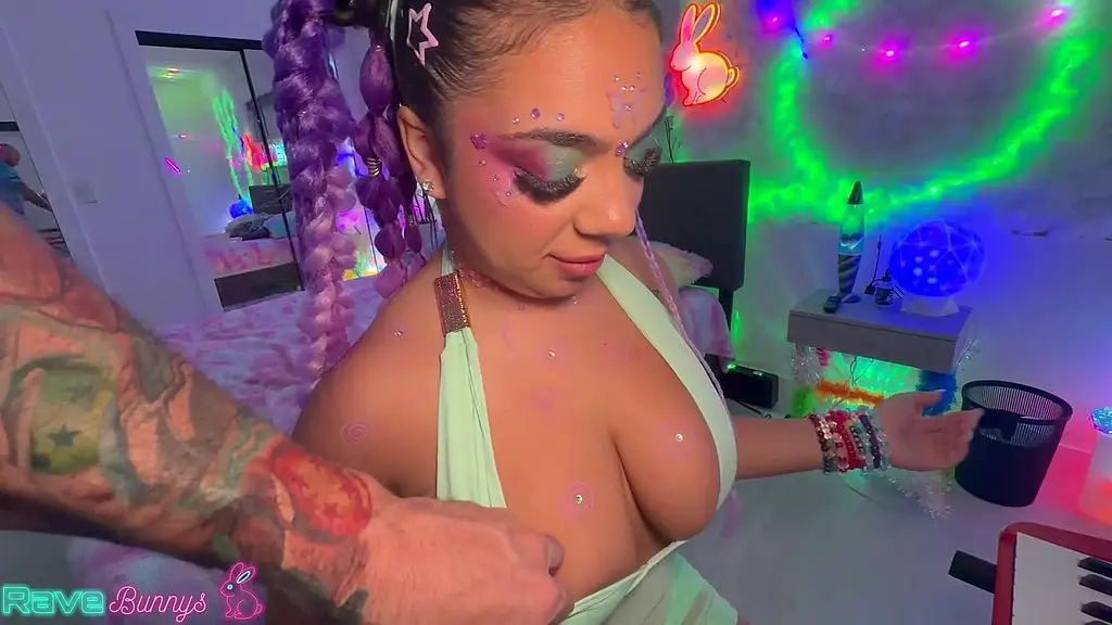 brian omally slides between gigi lysette s big natural tits!