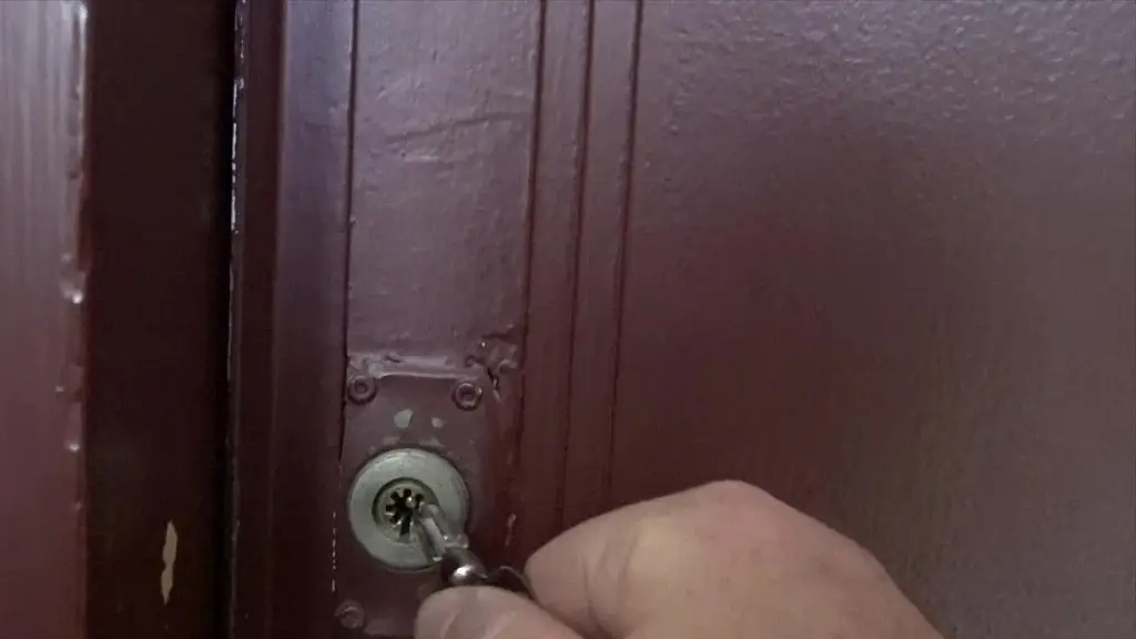 straight ok to be sucked and fucked raw by gay friend