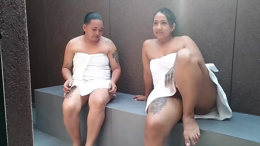 girls  day at the sauna, it s nicer when it s hot