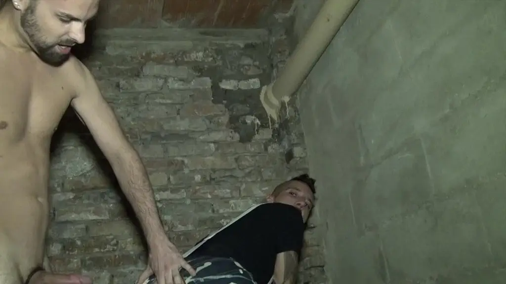 enjoy this amazing french porn amator bareback with dudes so sexy