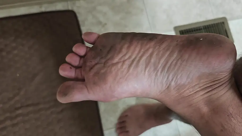 my dirty soles and feet — close-up solo foot content