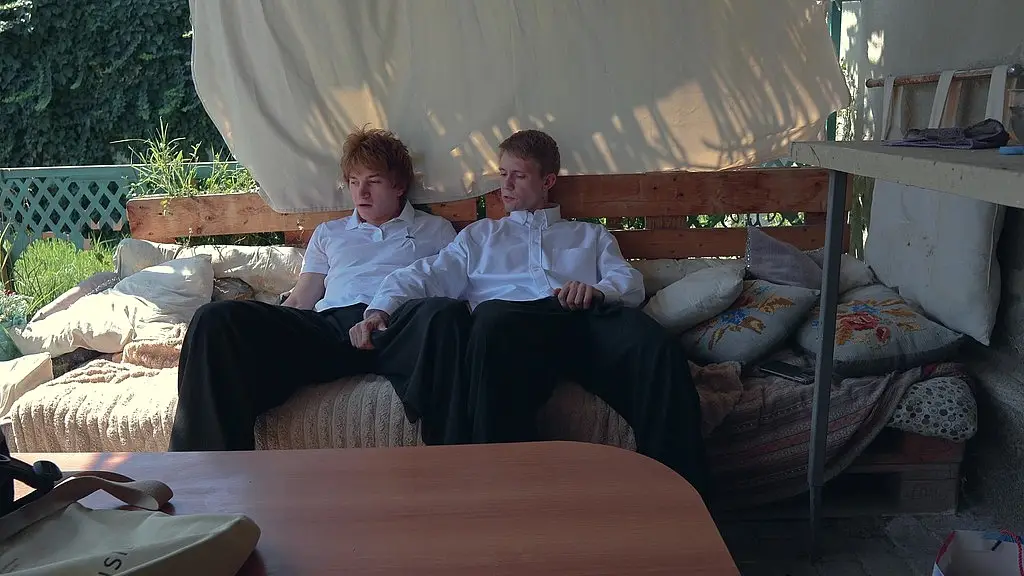 two students in the yard: big cock top grabs his dick, they suck each other, then he wrecks the cute twink’s smooth ass and cums in him