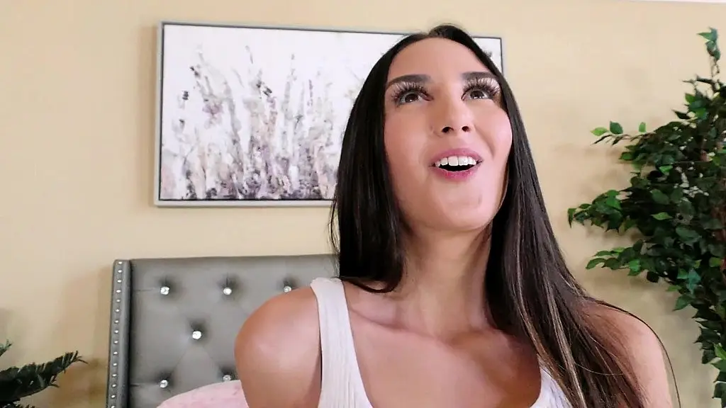 natalia nix teases with her shaved pussy and deep throats