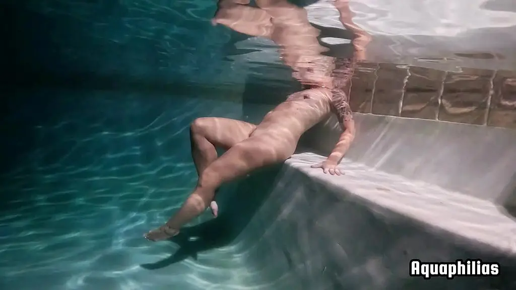 aquaphilias- kelli curtis nude night swim underwater pool fetish naked body showcase