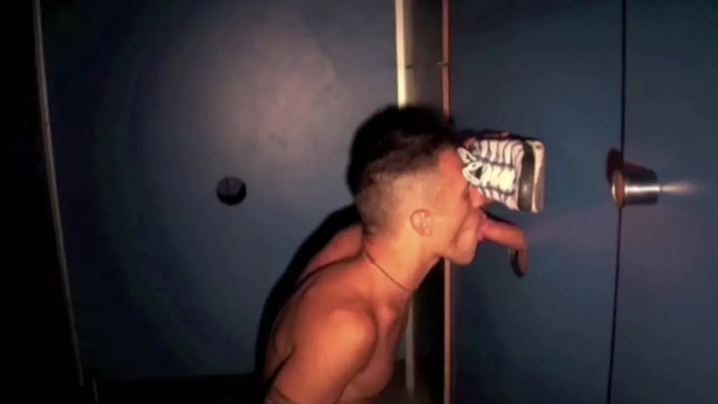 814 сексуальный хуан трахается с мускулистым парнем Энцо