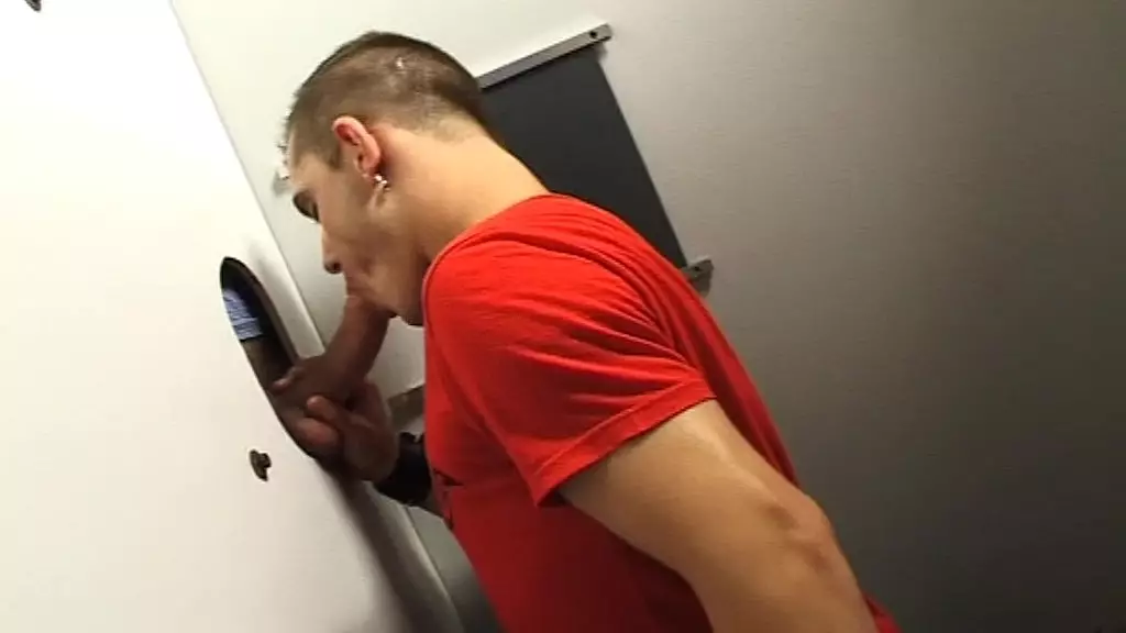 сосание большого члена в глорихолах