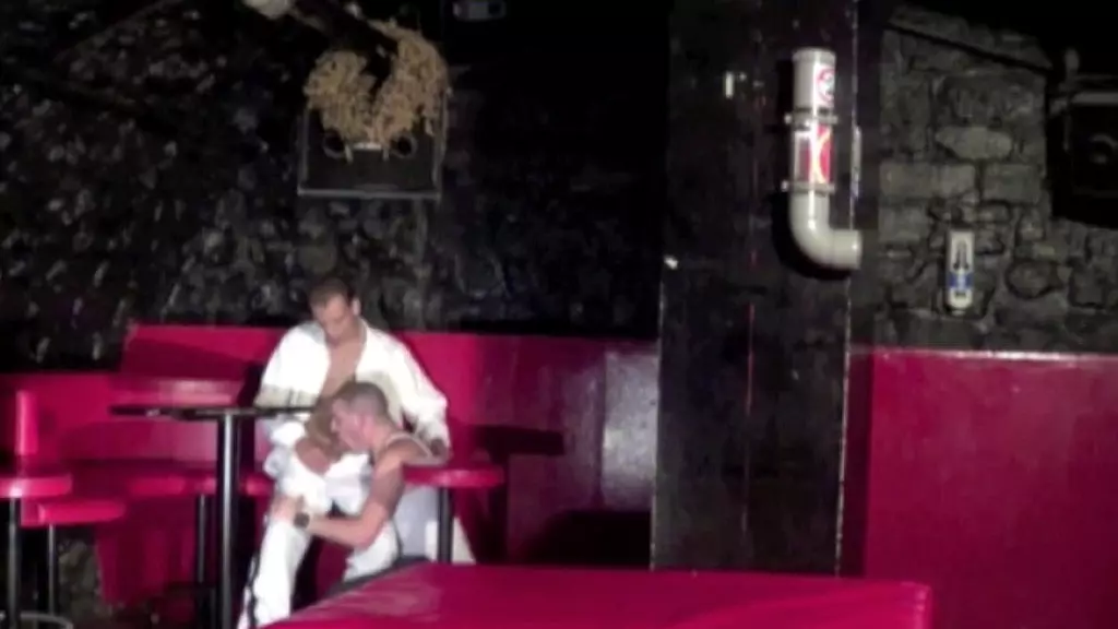 870 Гея трахает Бабдой в подсобке