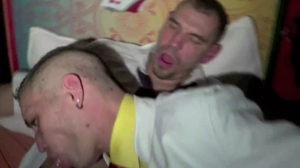 955 bryan трахает рабочий в костюме и dosucmet