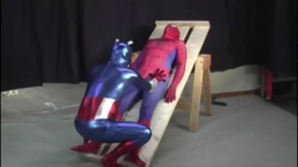 1024 супергерой в форме