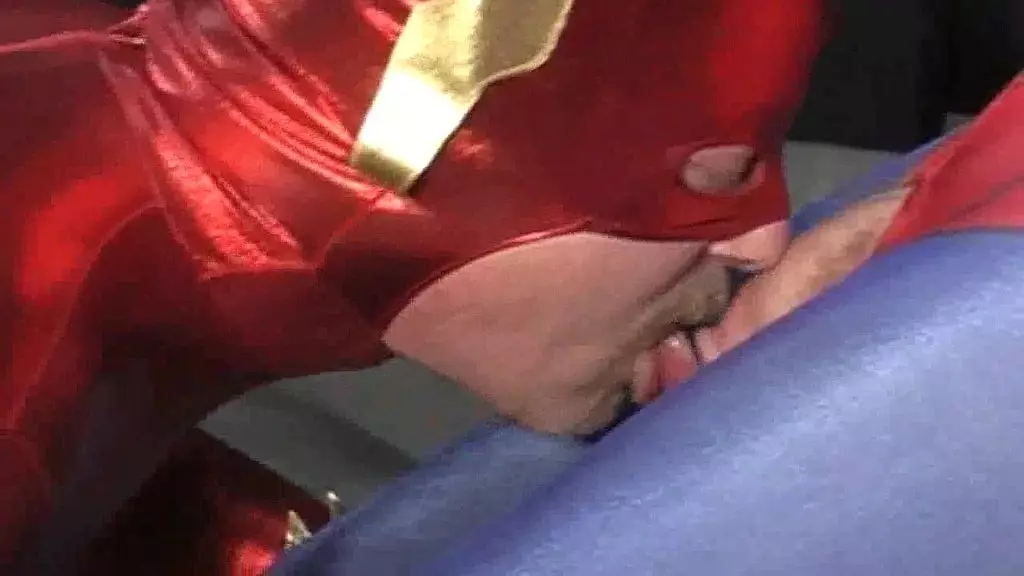 1025 супергерой трахается в форме