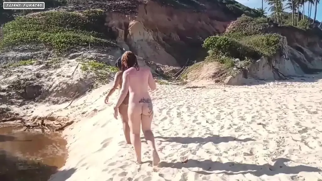 fizemos sexo com estranho na praia ele deixou nos duas toda fodida